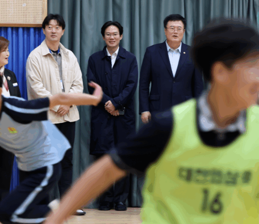 모든 학생이 스포츠활동을 하나 이상 즐길 수 있도록 지원한다